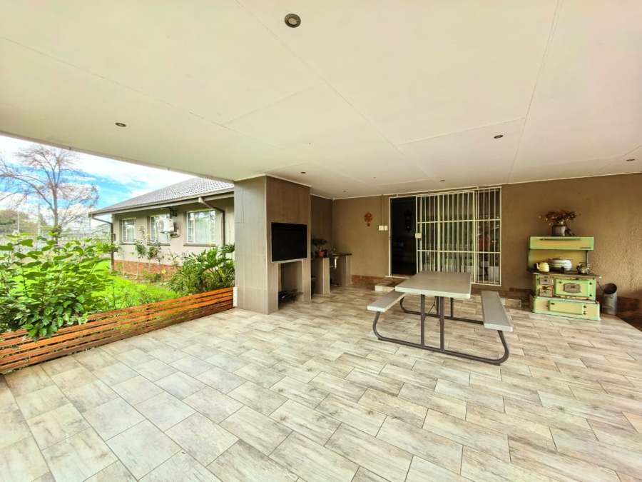 5 Bedroom Property for Sale in Vaalpark Free State